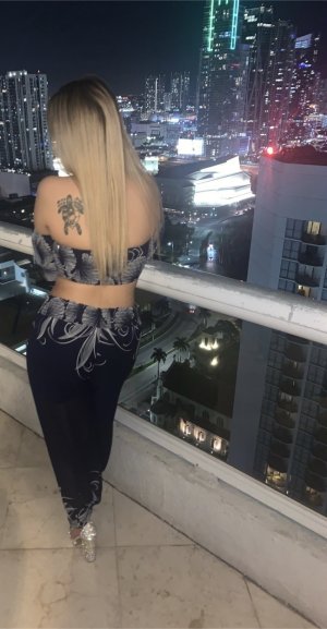 Ezia escorts service in La Grange, sex clubs