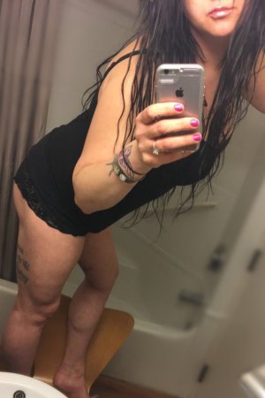 Ouliana outcall escort in Struthers